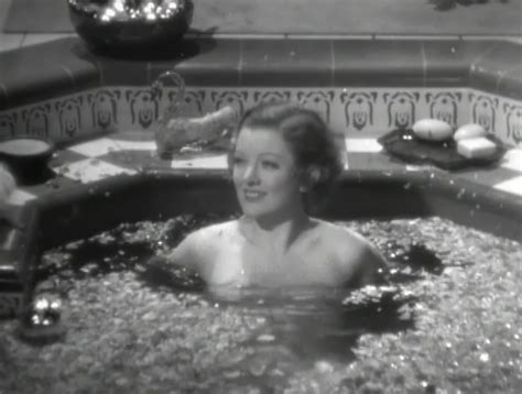 Den moderna tiden? En film med spänning och mystik från 1933 med den charmerande Myrna Loy!